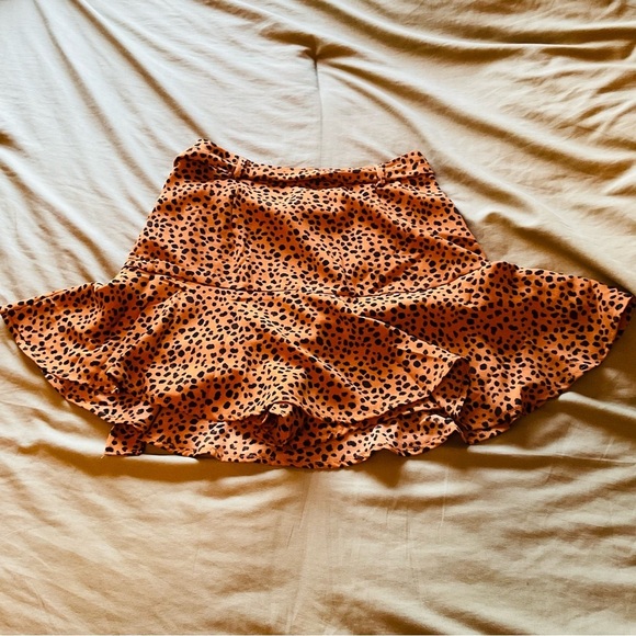 Love For Humanity Couture cheetah,
Flared Skort small - Picture 7 of 9